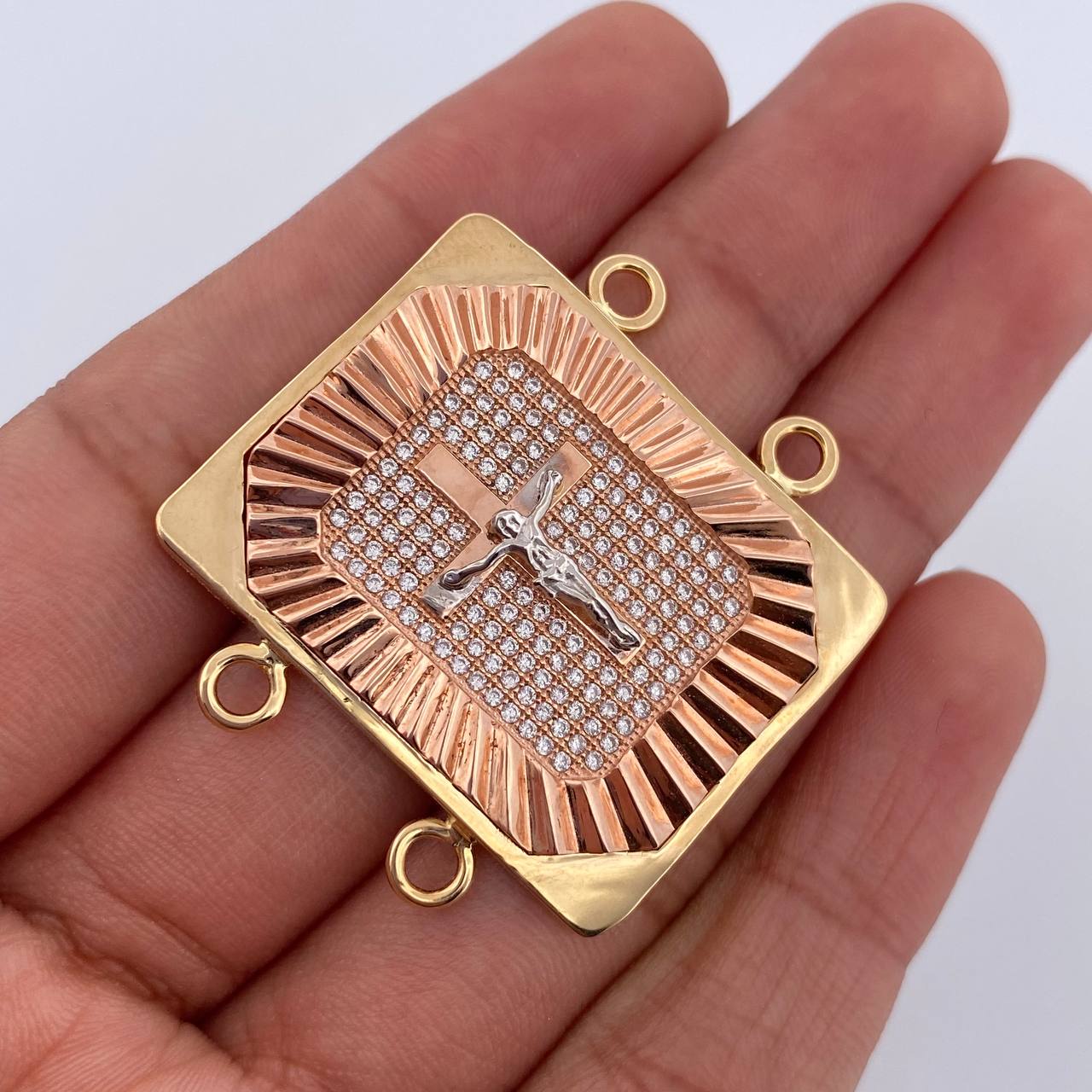 Herraje Cruz Cristo 9.55gr / 3.2cm / Oro 18K $