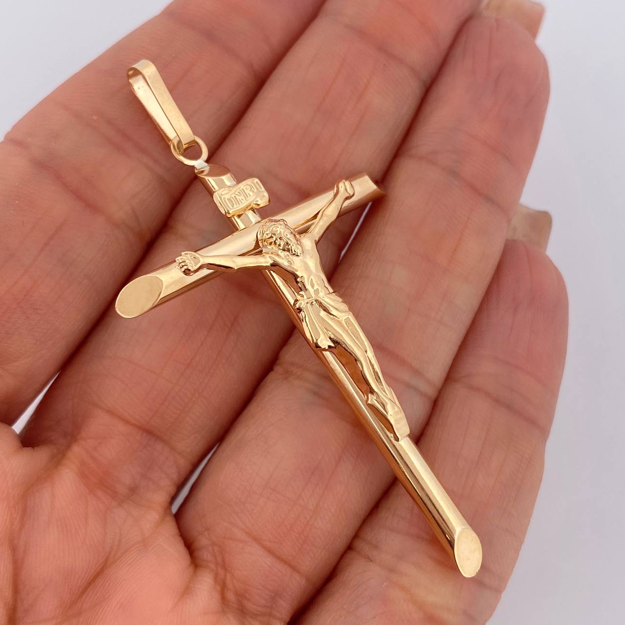 Dije Cruz Cristo 3.2gr / 6.3cm / Oro 18K $