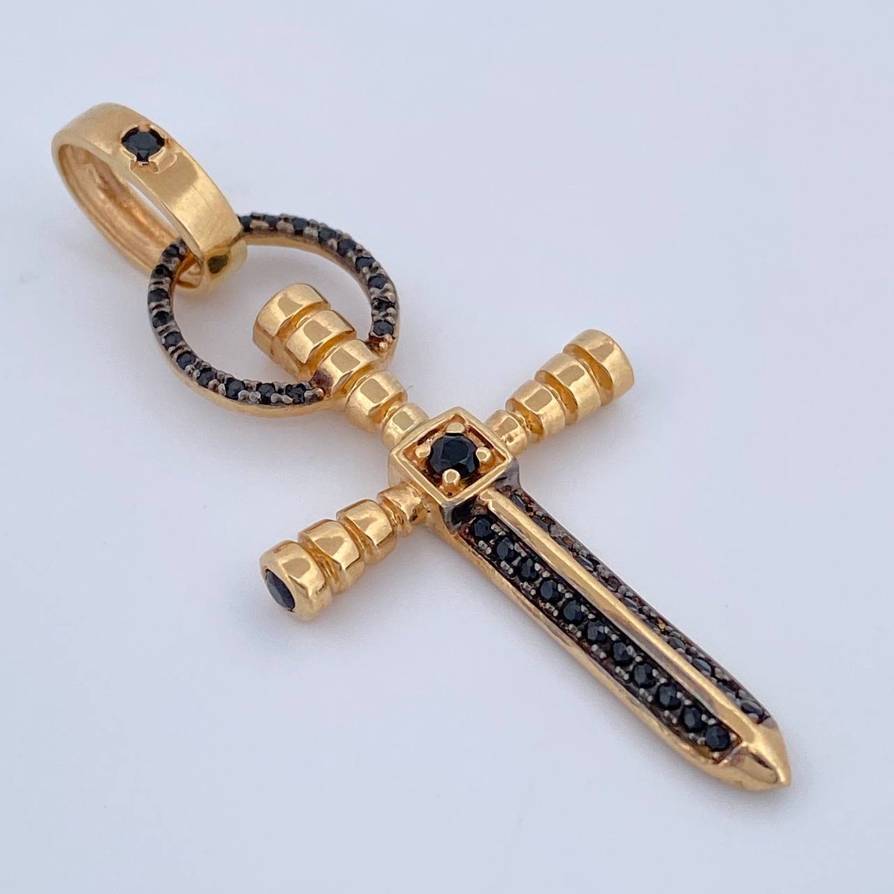 Dije Cruz Espada 7.15gr / 5.2cm / Oro 18K $