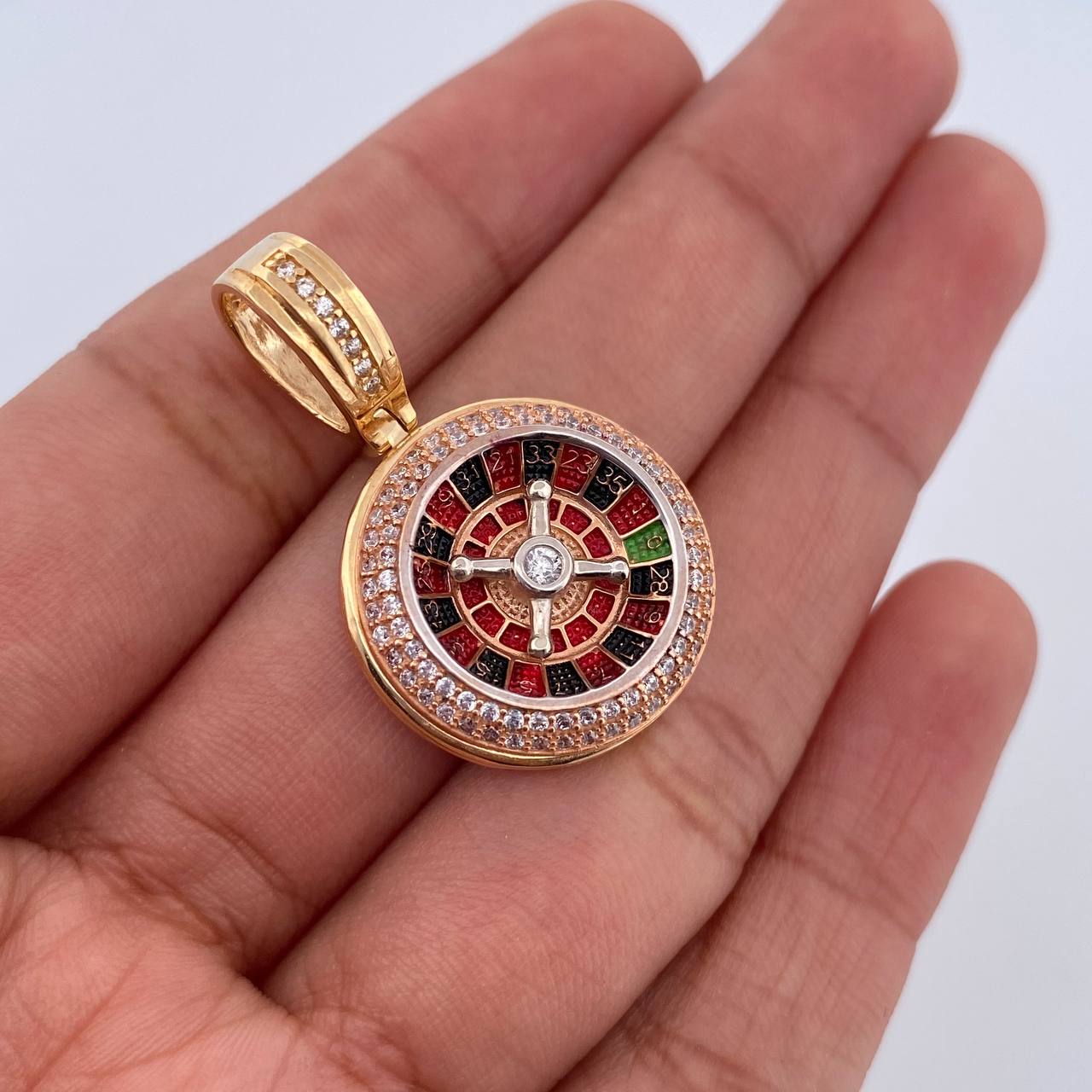 Dije Ruleta 7.1gr / 3cm / Oro 18K $