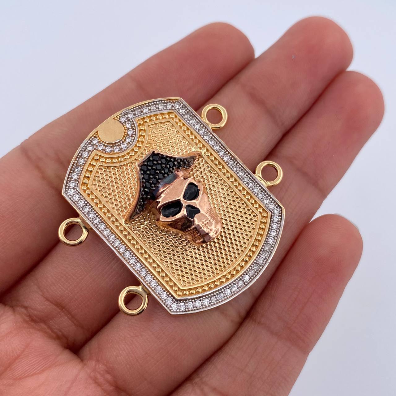 Herraje Placa Calavera 13.7gr / 3.5cm / Oro 18K $