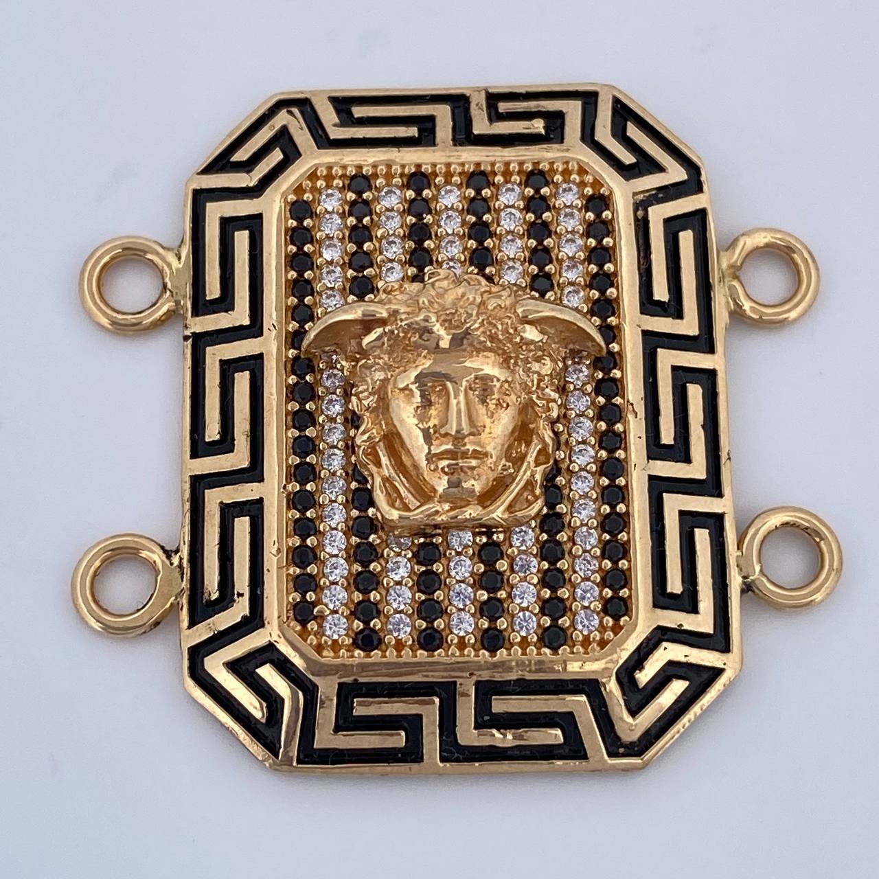 Herraje Medusa 9.1gr / 3.1cm / Oro 18K $