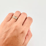 Anillo Carril Triple Corazon 2.05 g / T5 1/2 Oro Amarillo 18K