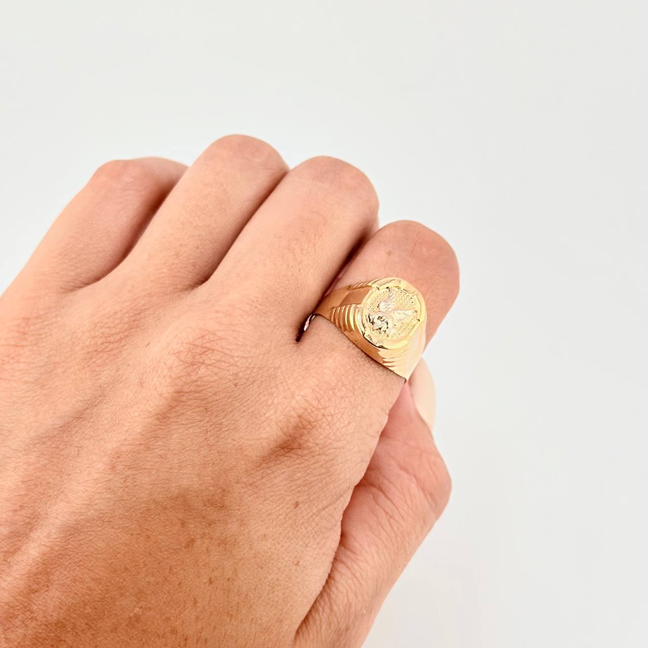 Anillo Sello Ovalado Aguila 3.45 g / T8 1/2 Dos Oros Amarillo Blanco 18K