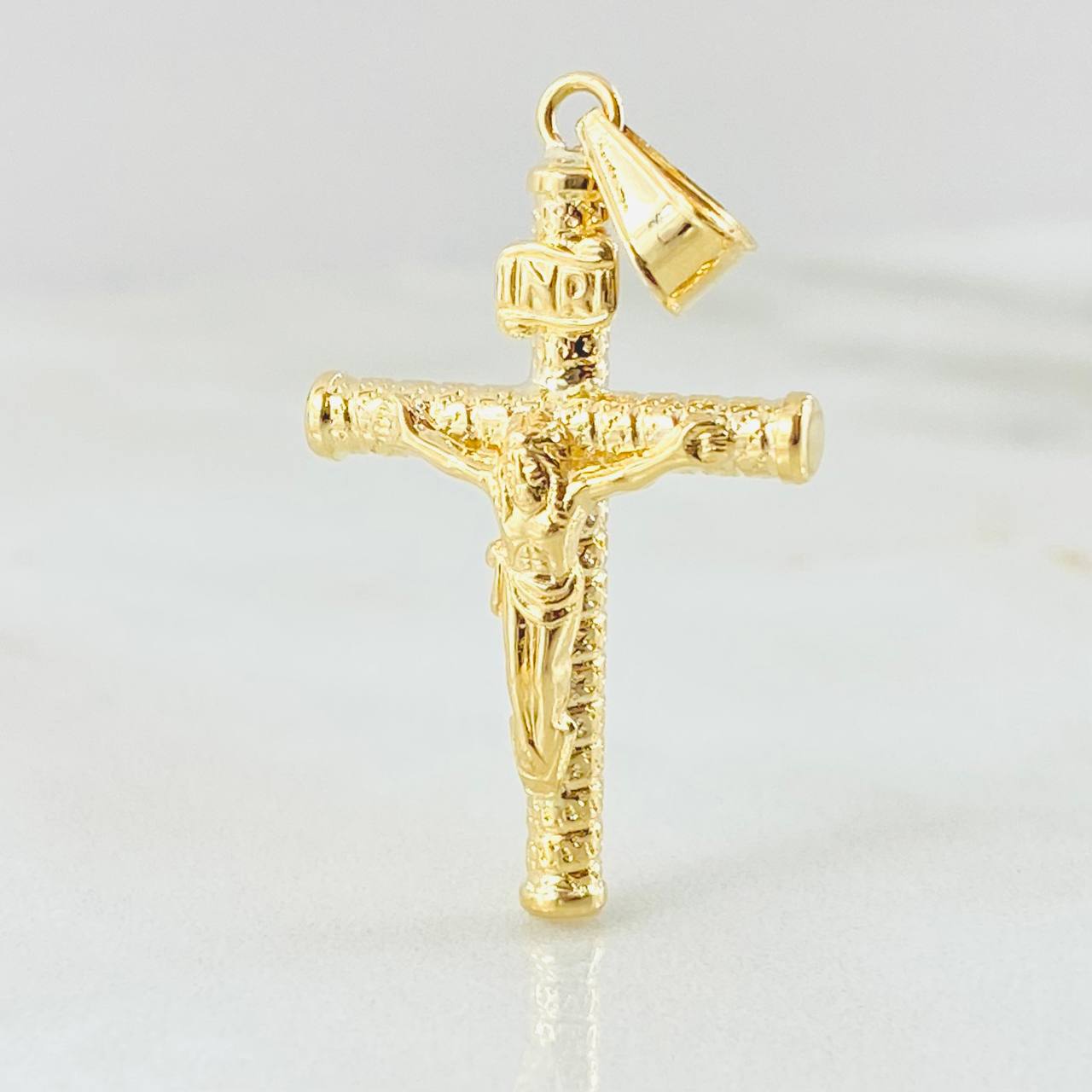 Dije Cruz Cristo 1.65gr / 4.3cm / Oro Amarillo 18K