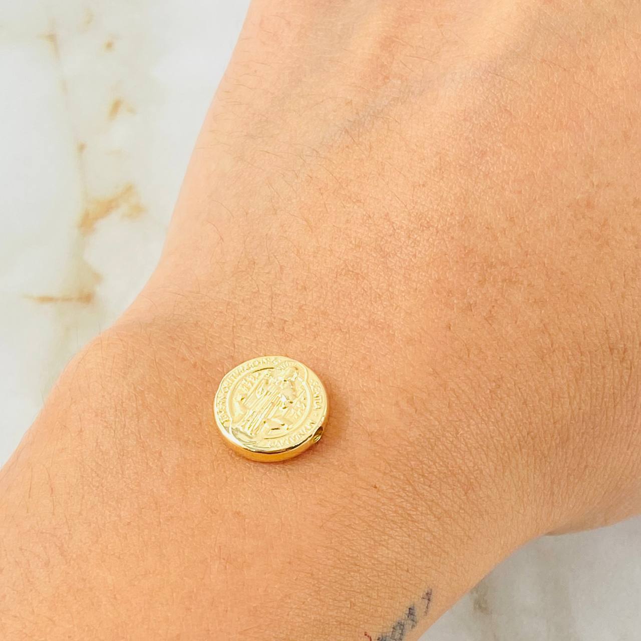 Herraje San Benito 0.55gr / 1cm / Oro Amarillo 18K