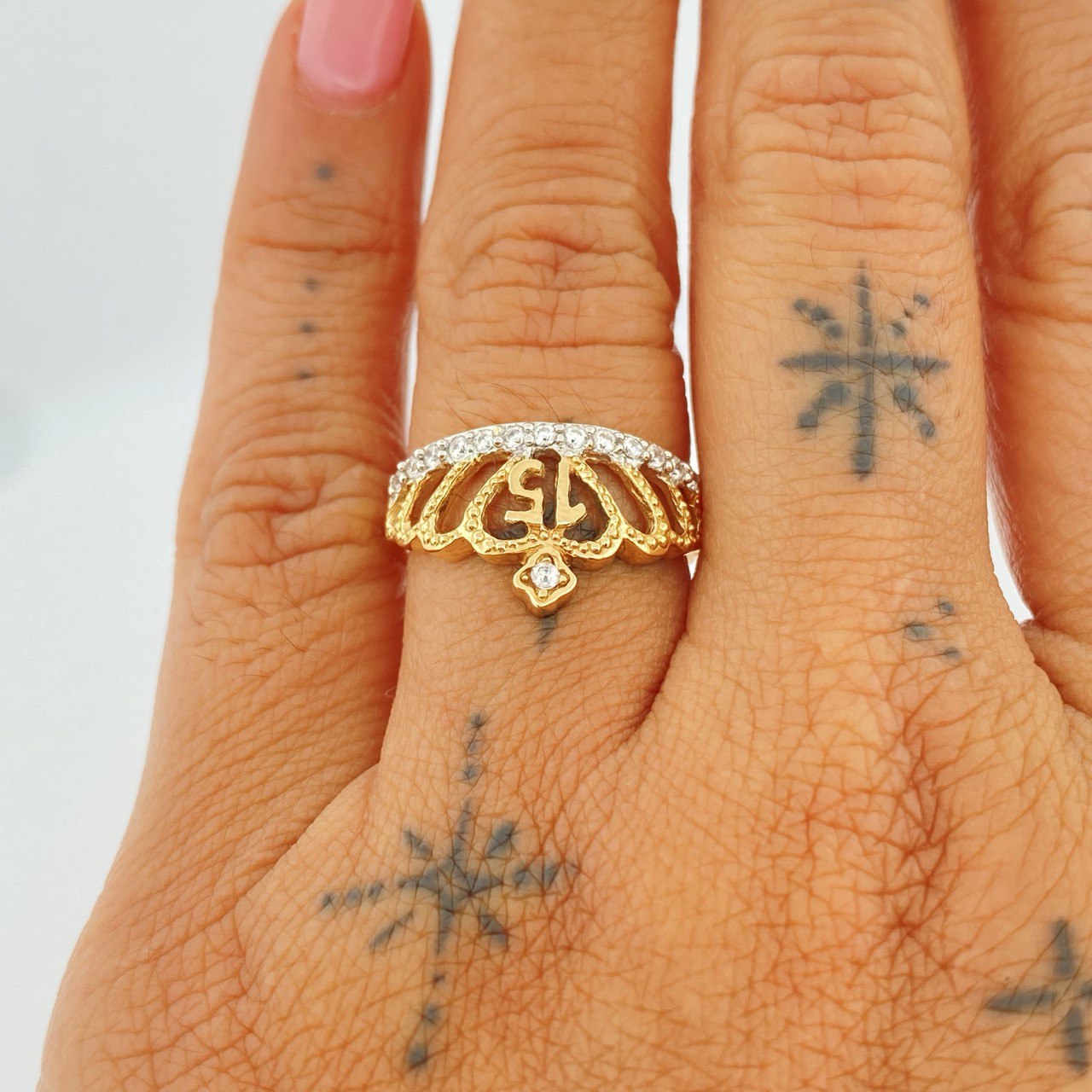 Anillo Corona Corazon 15s 3.7gr / T7 1/2 / Dos Oros Amarillo Blanco 18K $