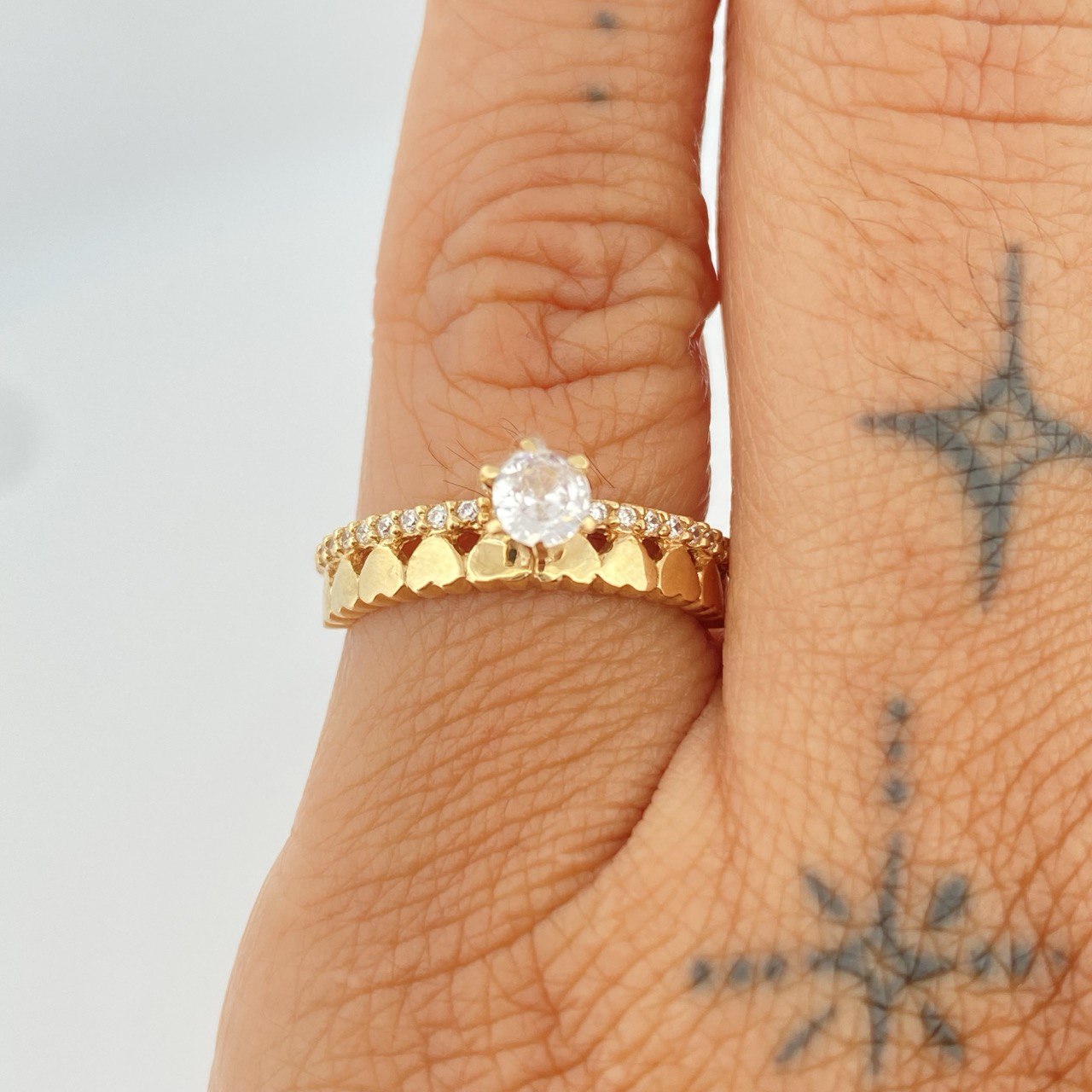 Anillo Solitario Churumbela Corazones 2.35gr / T6 / Oro Amarillo 18K $