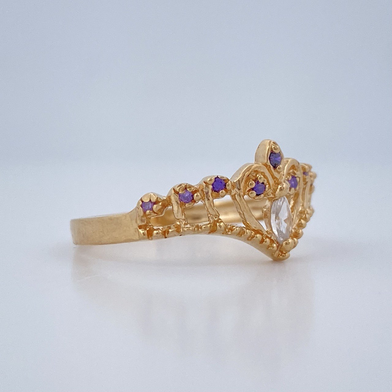 Anillo Tiara Corazon 1.75gr / T7 / Oro Amarillo 18K $