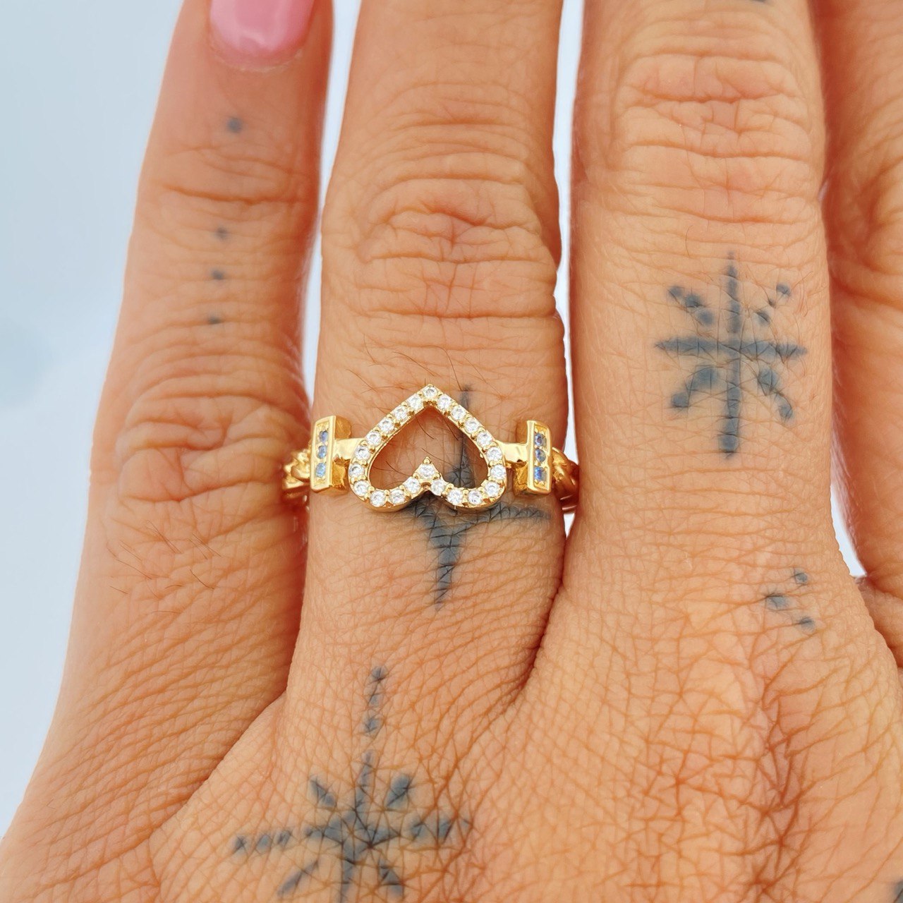 Anillo Corazon 2.6gr / T7 3/4 / Oro Amarillo 18K $