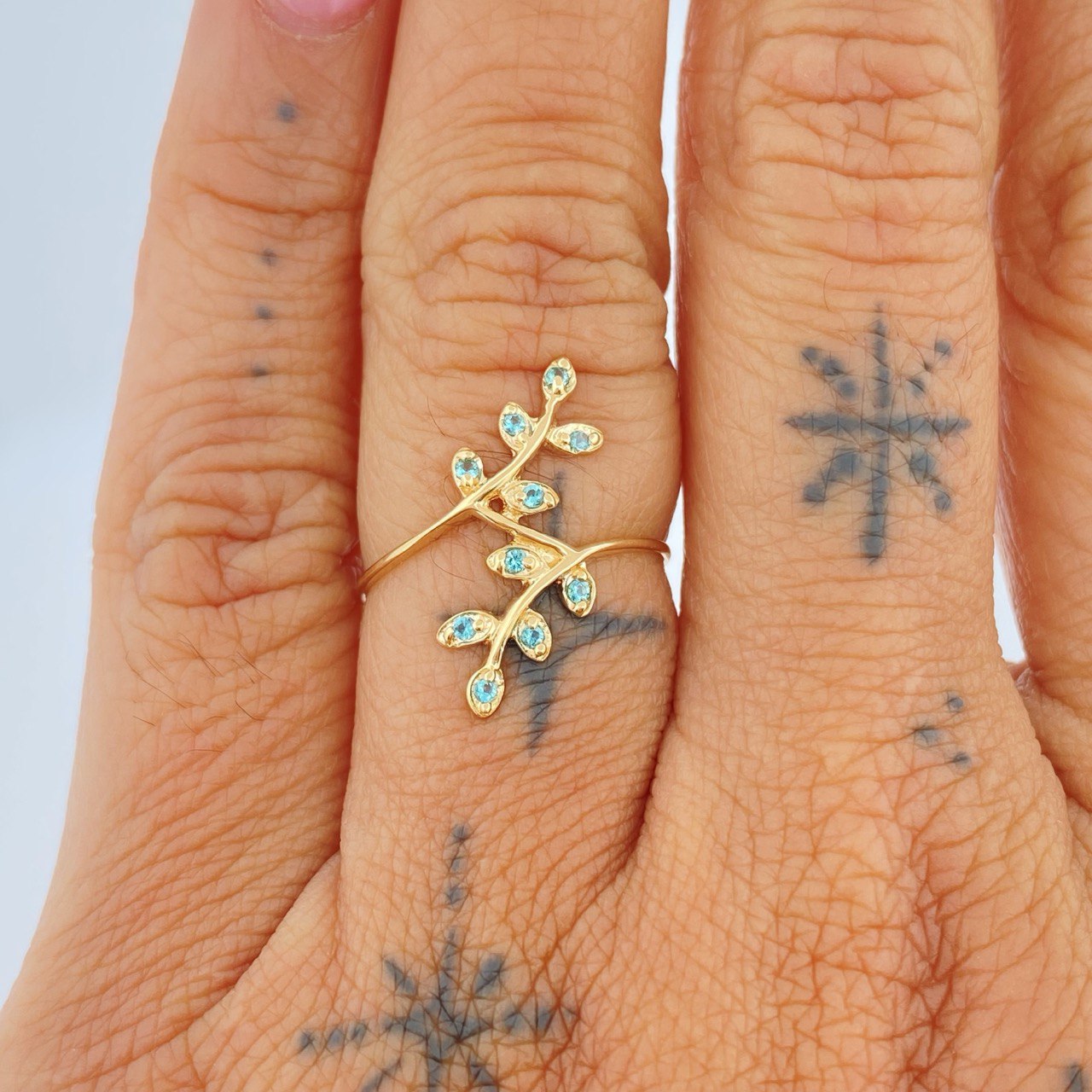 Anillo Lobelia 1.2gr / T6 1/2 / Oro Amarillo 18K $