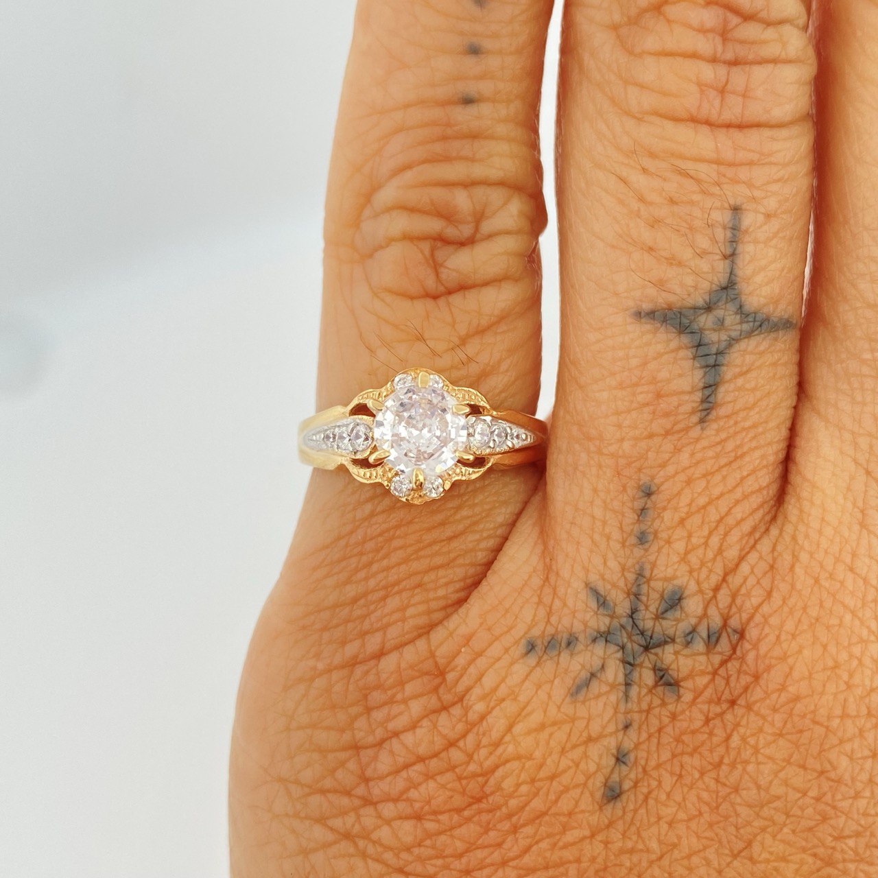 Anillo Eterna Promesa 3.3gr / T5 1/2 / Dos Oros Amarillo Blanco 18K $