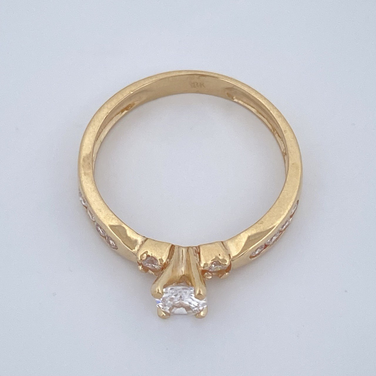 Anillo Solitario Trio 3.05gr / T7 1/4 / Oro Amarillo 18K $