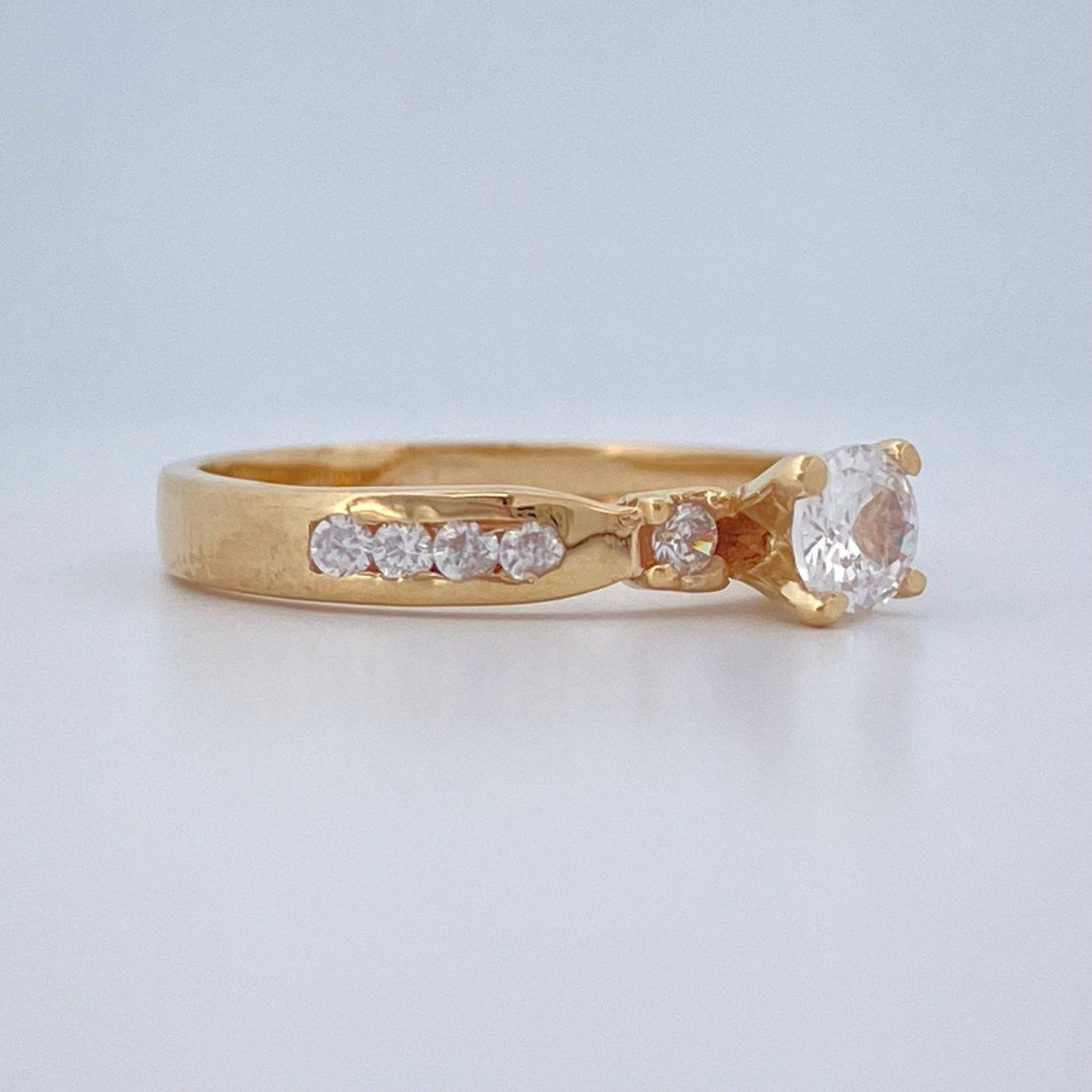 Anillo Solitario Trio 3.05gr / T7 1/4 / Oro Amarillo 18K $