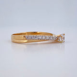 Anillo Solitario Cruzado 2.25gr / T6 / Dos Oros Amarillo Blanco 18K $