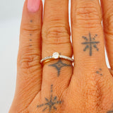 Anillo Solitario Cruzado 2.25gr / T6 / Dos Oros Amarillo Blanco 18K $