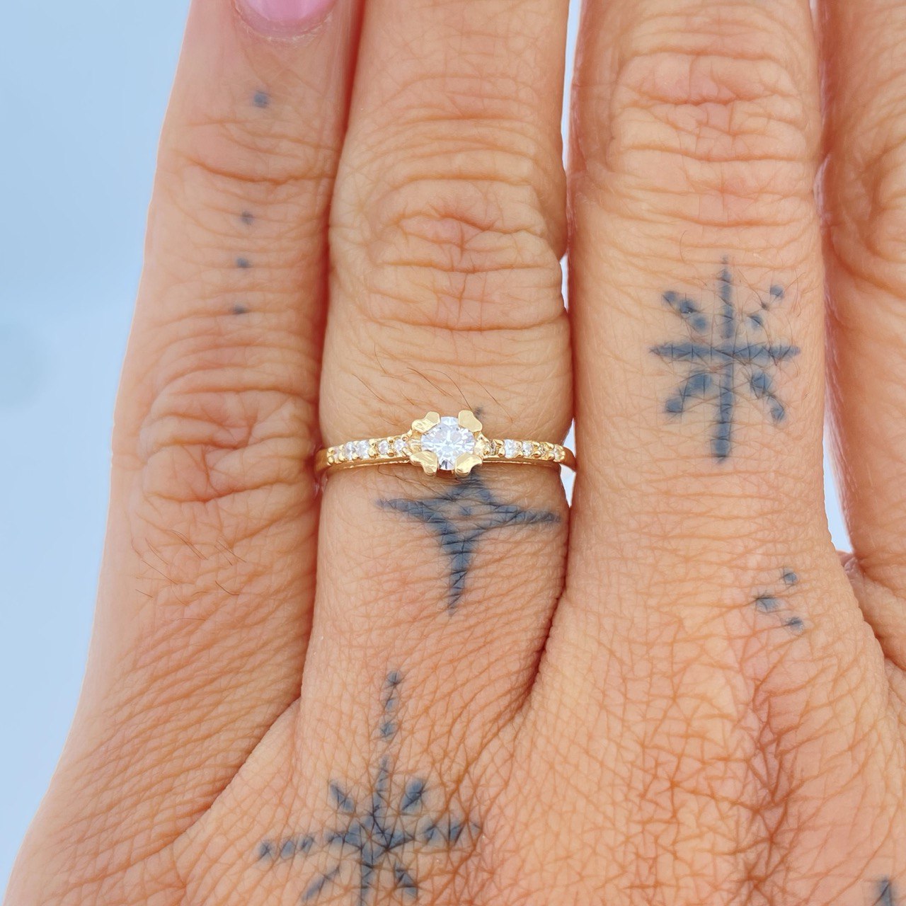 Anillo Cuatro Esquinas 1.9gr / T6 1/4 / Oro Amarillo 18K $