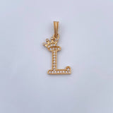 Dije Letra L Corona 1.15gr / 2.4cm / Circones Blancos Oro Amarillo 18K &