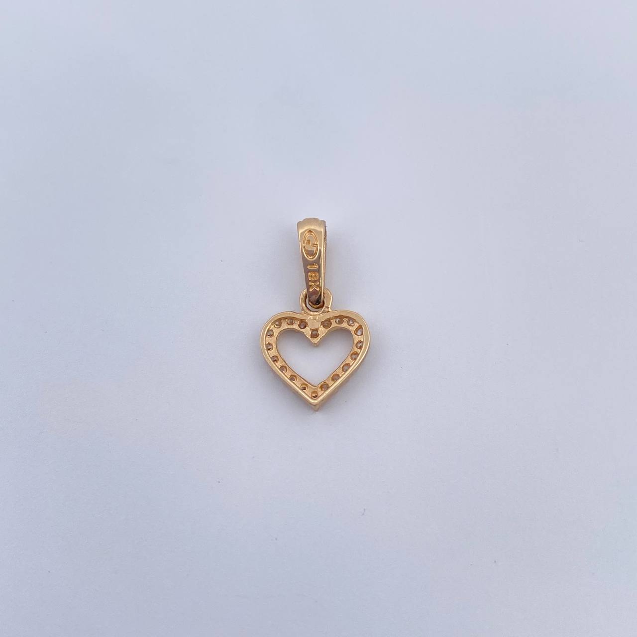 Dije Silueta Corazon 0.7gr / 1.5cm / Circones Blancos Oro Amarillo 18K &
