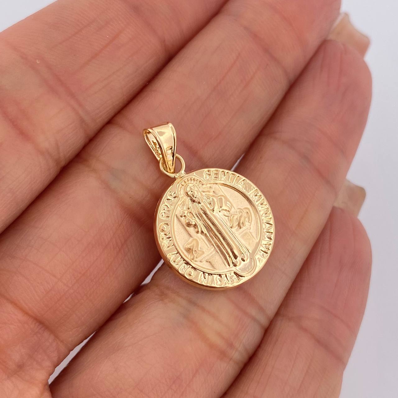 Dije San Benito 1.35gr / 2.5cm / Oro 18K $