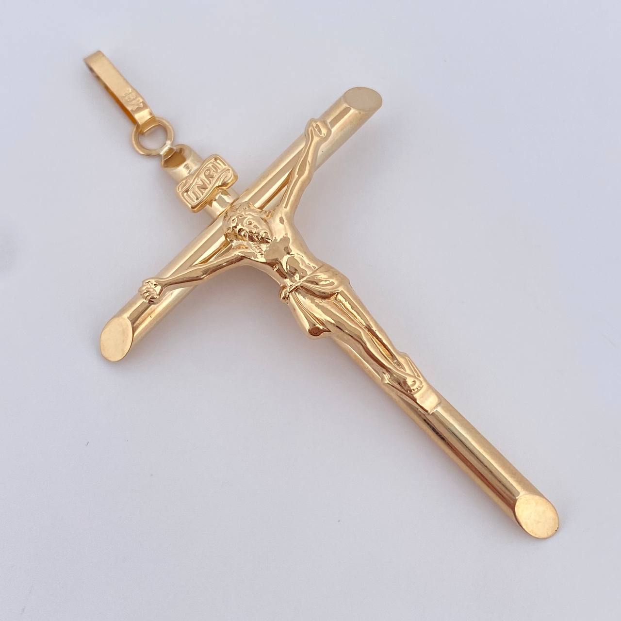 Dije Cruz Cristo 3.2gr / 6.3cm / Oro 18K $