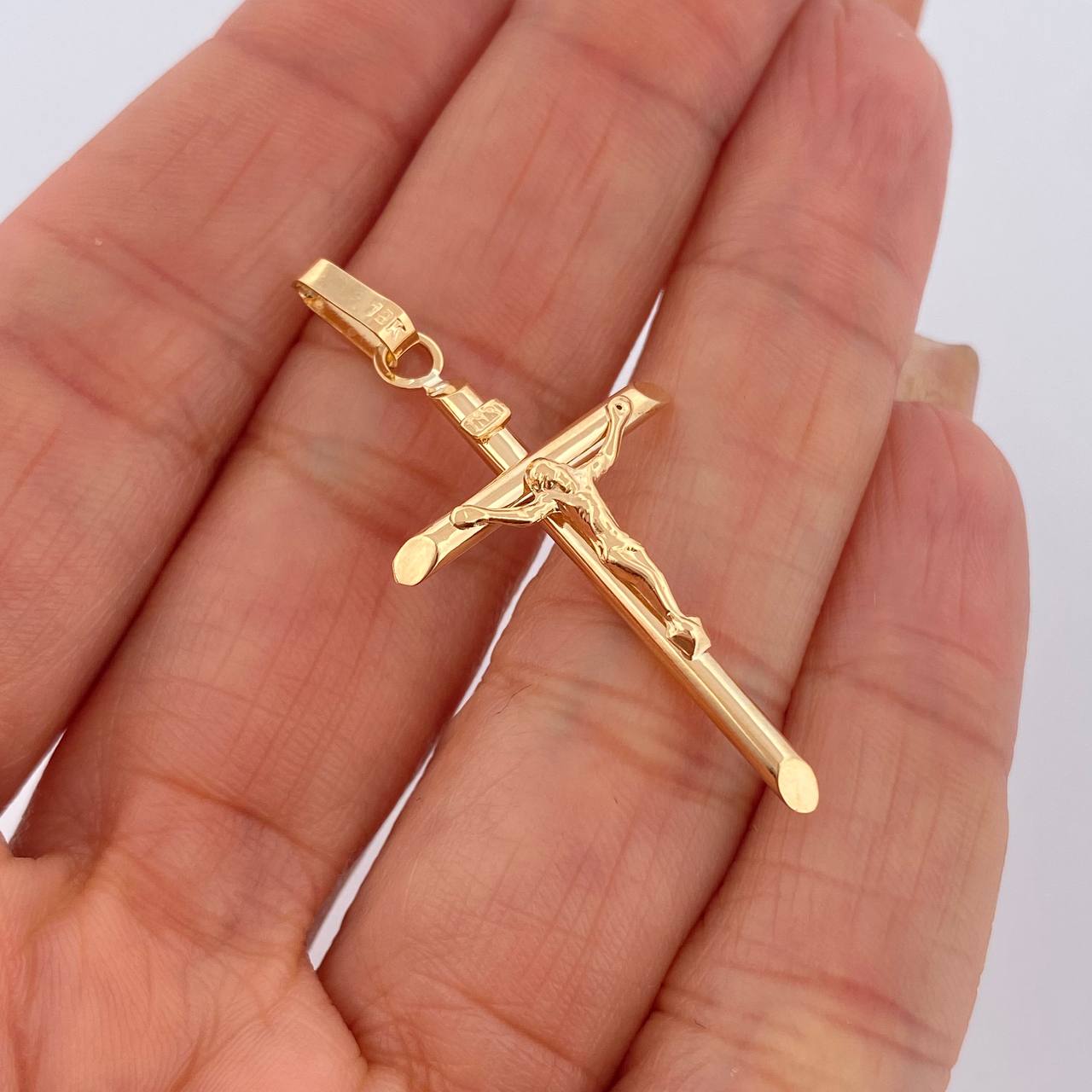 Cruz Cristo 1.4gr / 4cm / Oro 18K $
