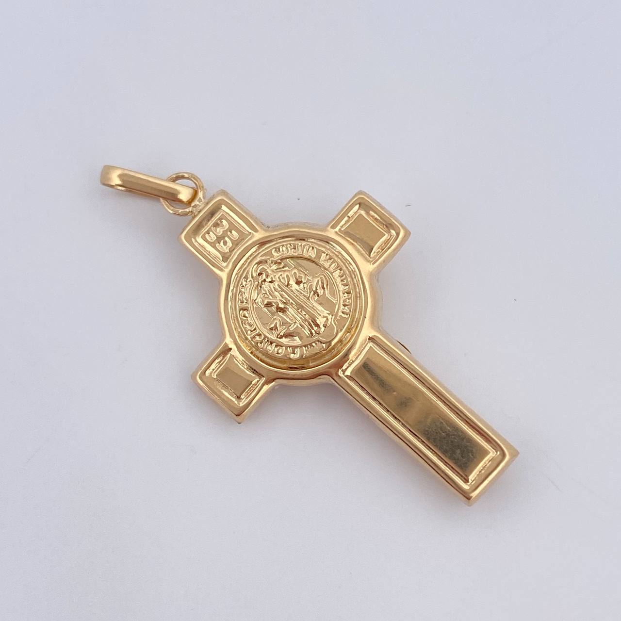 Dije Cruz Cristo San Benito 2gr / 3.5cm / Oro 18K $