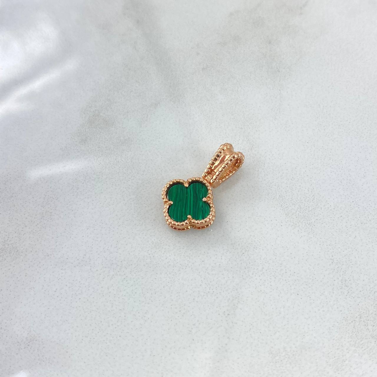 Dije Trebol VCyA 1.4gr / 2cm / Malaquita Verde Punteado Circones Blancos Oro Rosa Nac.Esp. 18K ©
