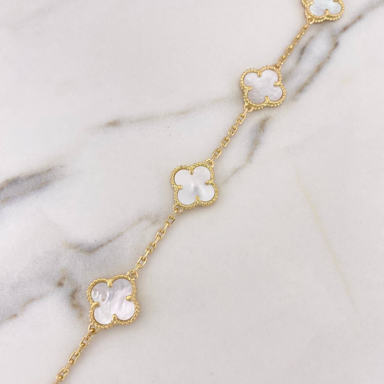 Tobillera Aro Seguido Trebol 19.25gr / 29cm / 2mm Nacar Blanco Oro Amarillo Nac.Esp. 18K $