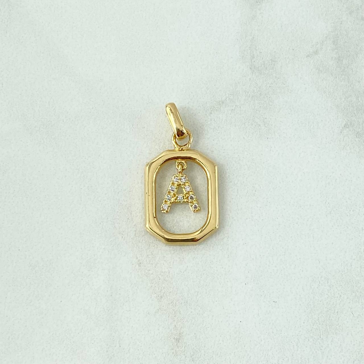 Dije Letra A Marco 1.8gr / 2.5cm / Circones Blancos Oro Amarillo 18K