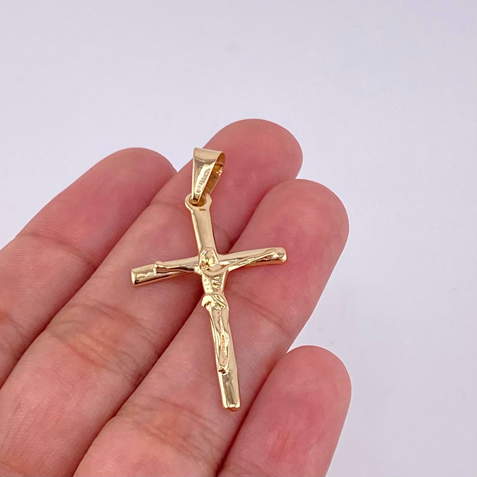 Dije Cruz Cristo 2 g / 4.2 cm Oro Amarillo 18K