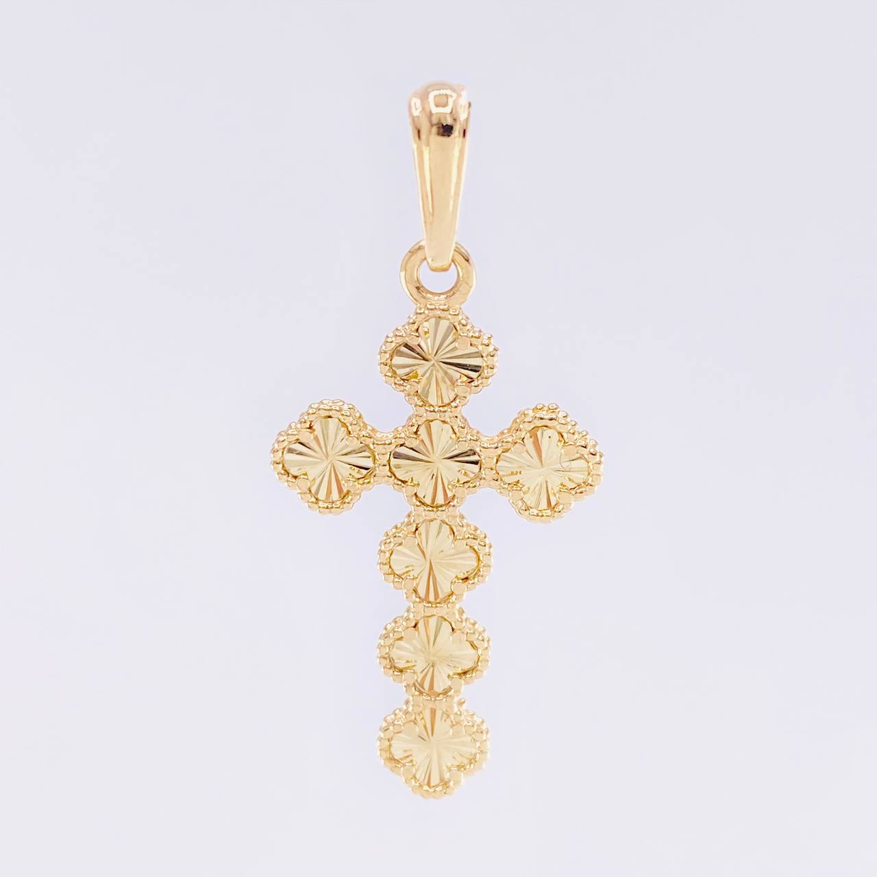 Dije Cruz Trebol Diamantado 2.55 g / 3.4 cm Oro Amarillo 18K