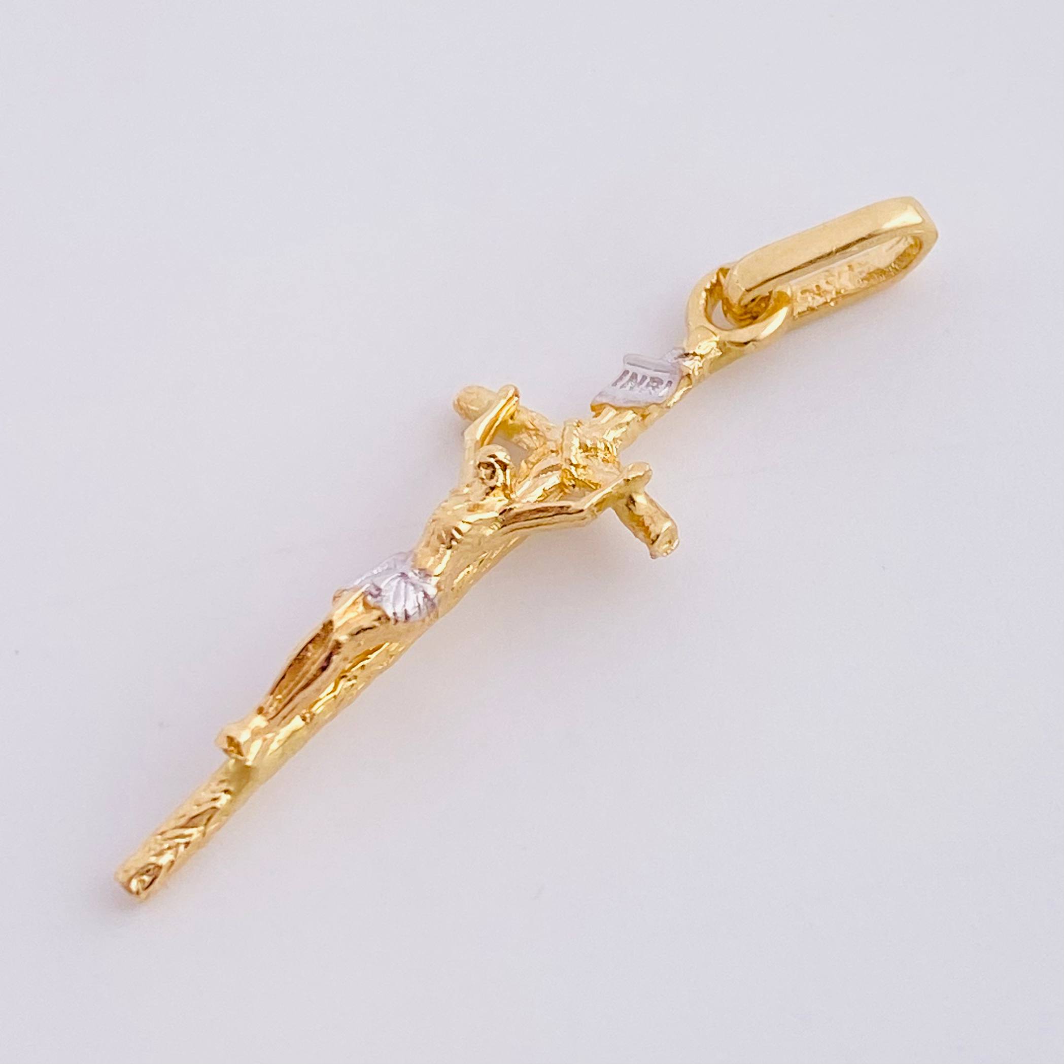Dije Cruz Cristo 1.35 g / 3.4 cm Dos Oros Amarillo Blanco 18K