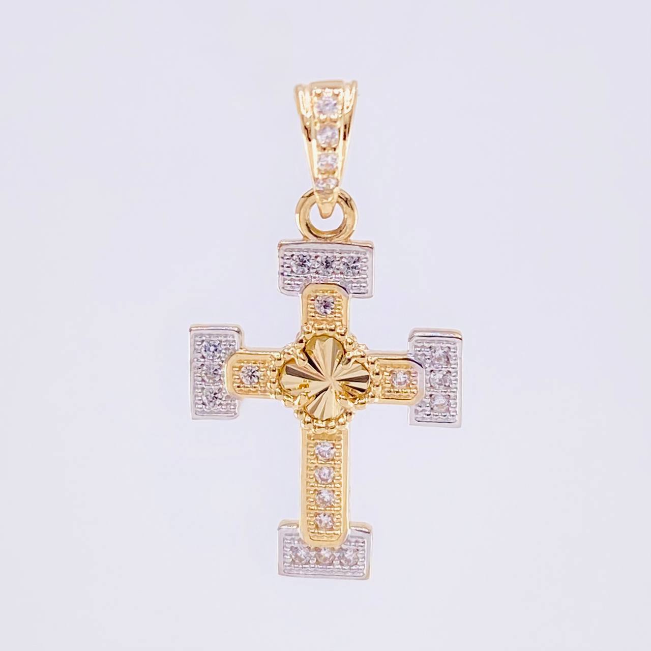 Dije Cruz Trebol Tupida 1.6 g / 2.2 cm Dos Oros Amarillo Blanco 18K