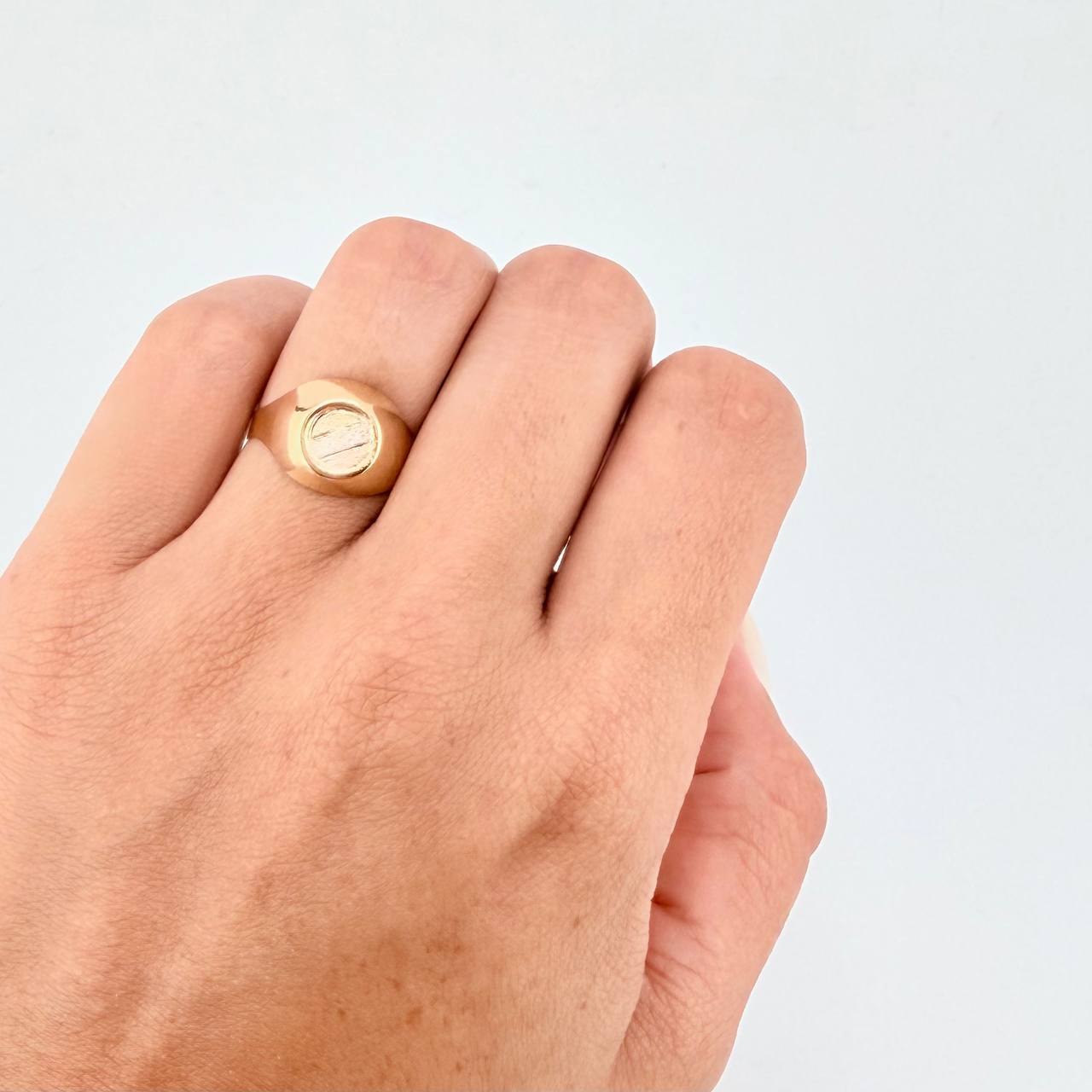Anillo Sello Circulo 1.6 g / T5 3/4 Tres Oros 18K