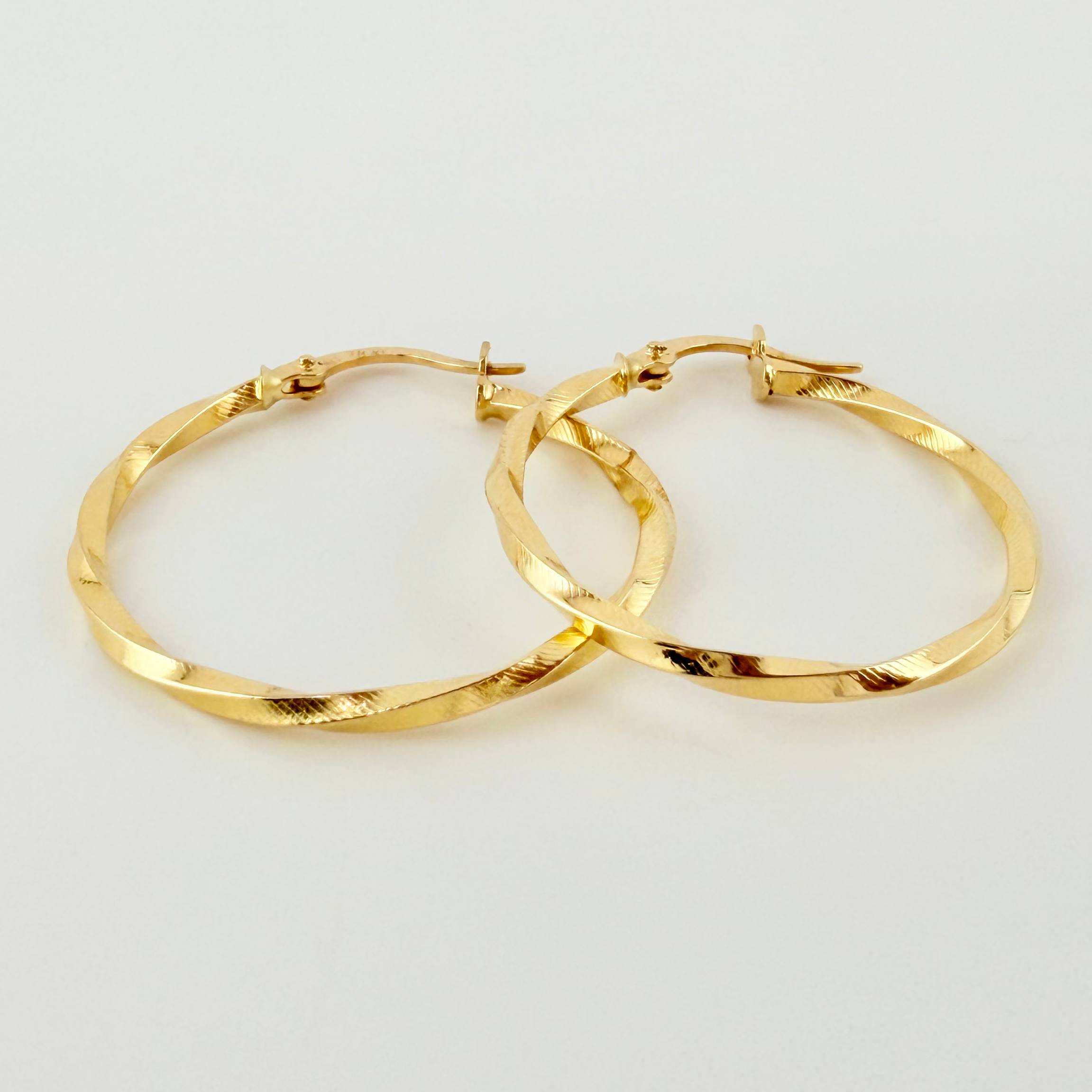 Candongas Deis 1.45gr / 3cm / Oro Amarillo 18K