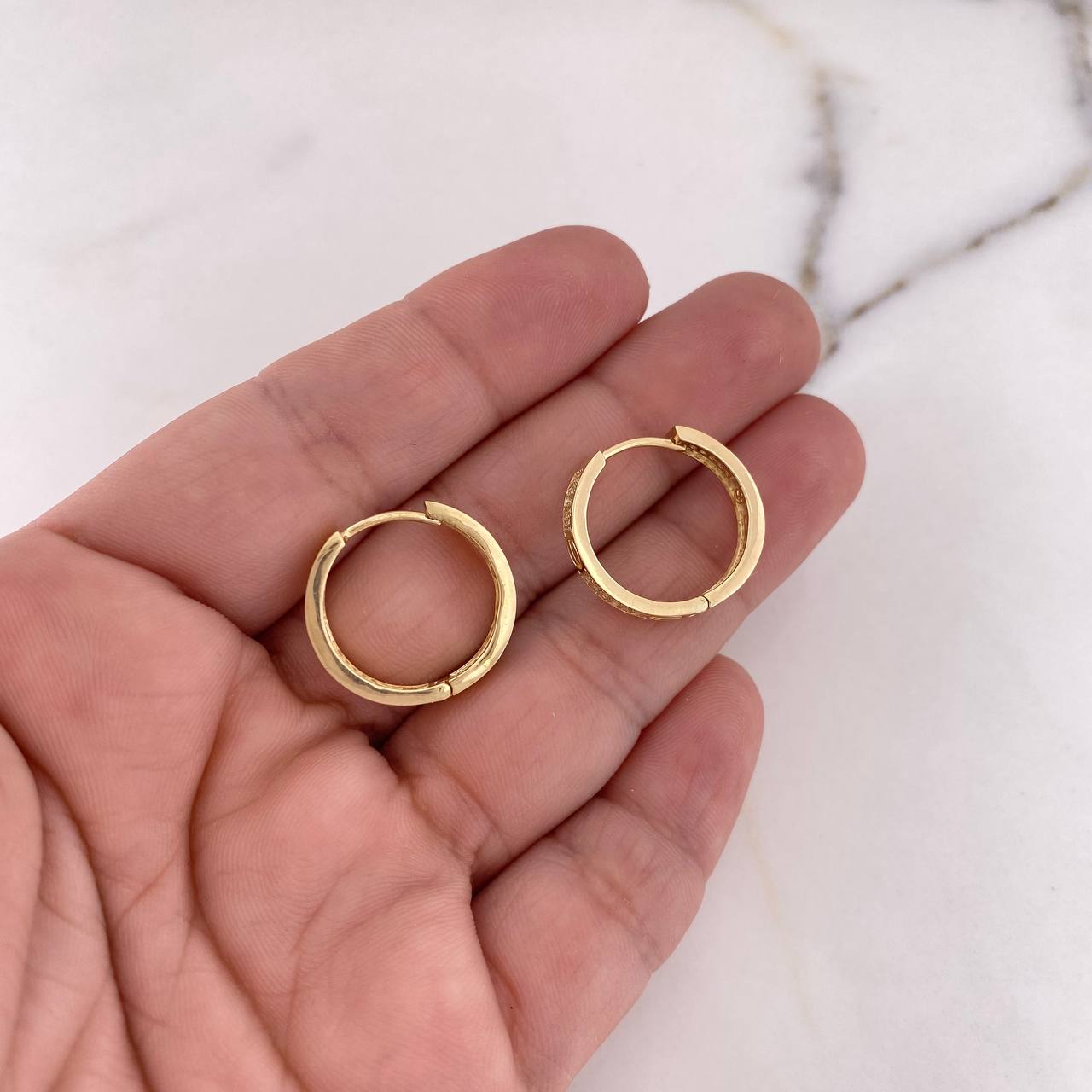 Candongas Tornillo 6.15gr / 1.8cm / Circones Blancos Oro Amarillo 18K #