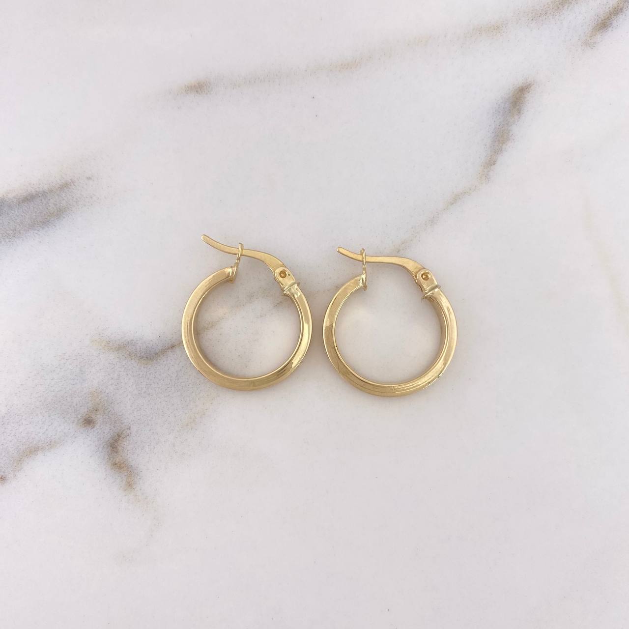 Candongas Andy 1.85gr / 2cm / Rayadas Oro Amarillo 18K $