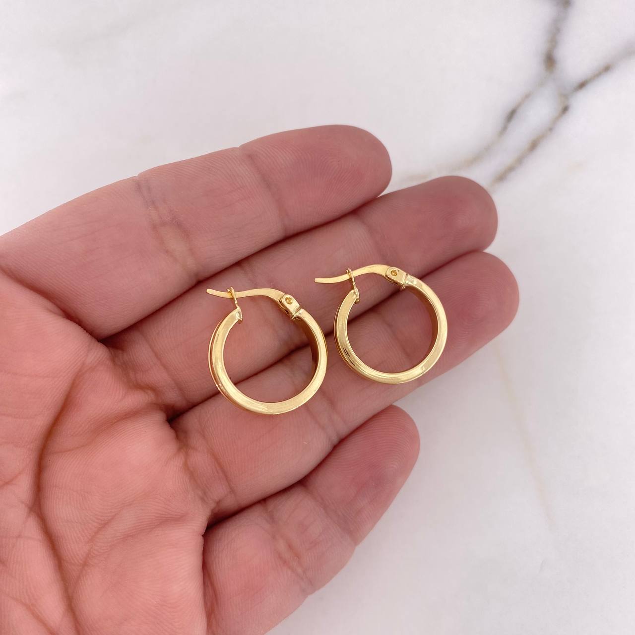 Candongas Andy 1.85gr / 2cm / Rayadas Oro Amarillo 18K $