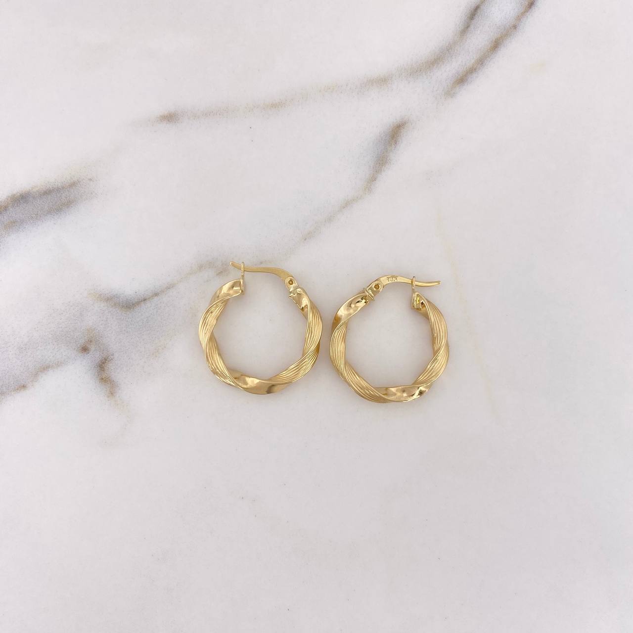 Candongas Jenn 2.45gr / 2.5cm / Espiral Rayadas Oro Amarillo 18K #