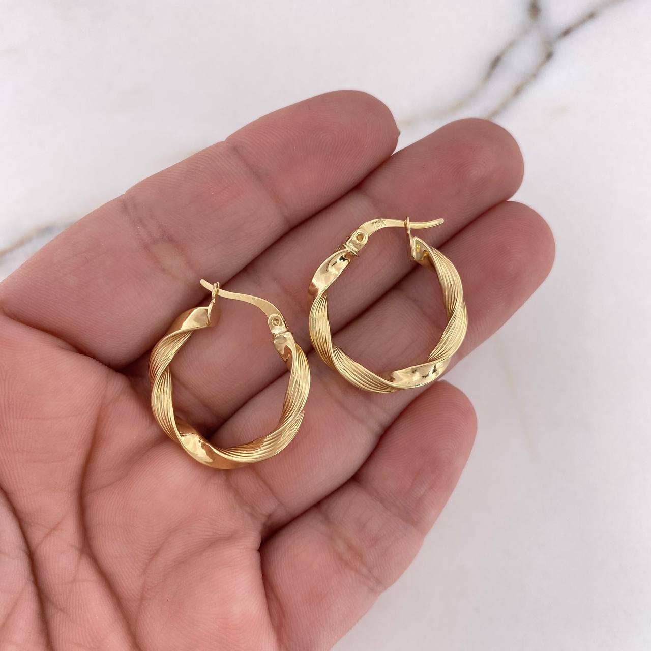 Candongas Jenn 2.45gr / 2.5cm / Espiral Rayadas Oro Amarillo 18K #