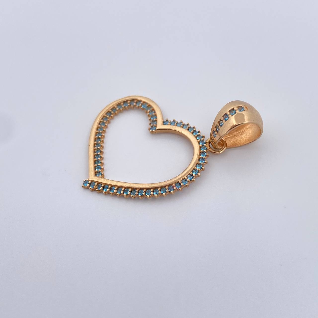Dije Silueta Corazon 2gr / 3.2cm / Circones Azules Oro Amarillo 18K &