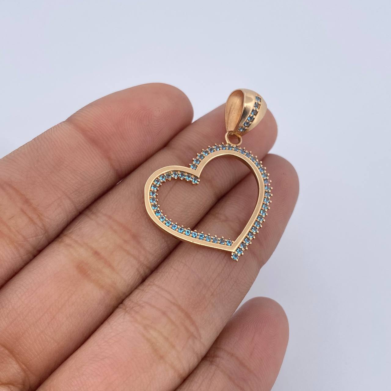 Dije Silueta Corazon 2gr / 3.2cm / Circones Azules Oro Amarillo 18K &