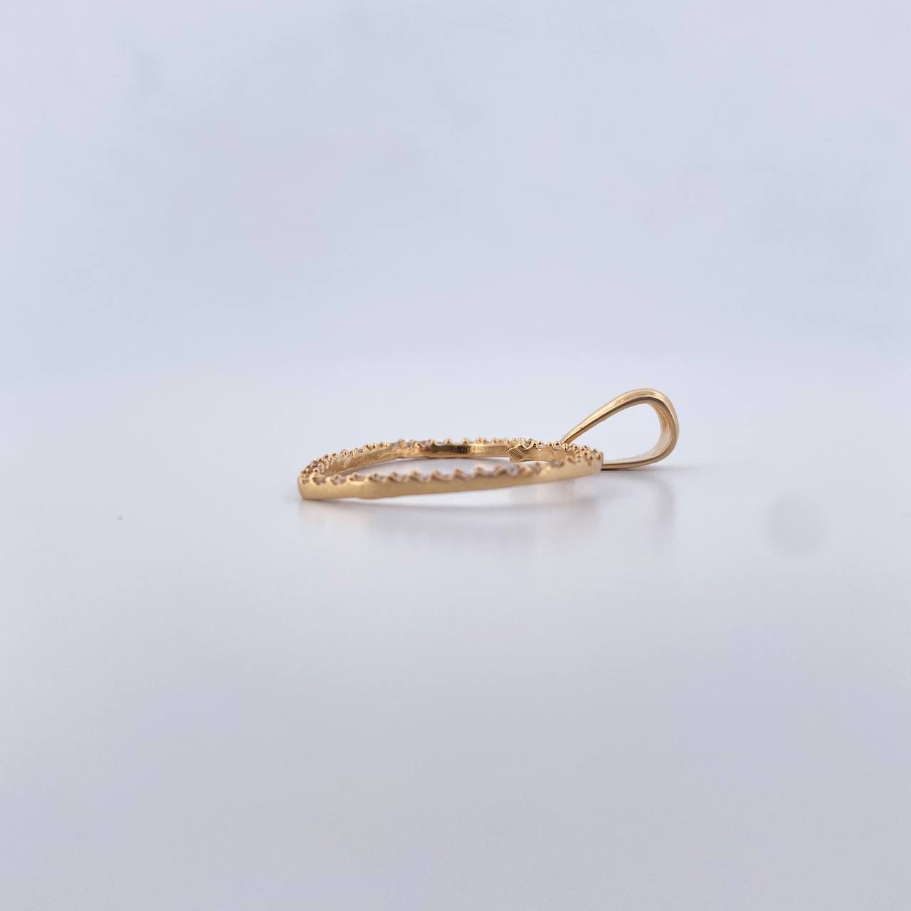 Dije Silueta Corazon 1.75gr / 3.2cm / Circones Blancos Oro Amarillo 18K &