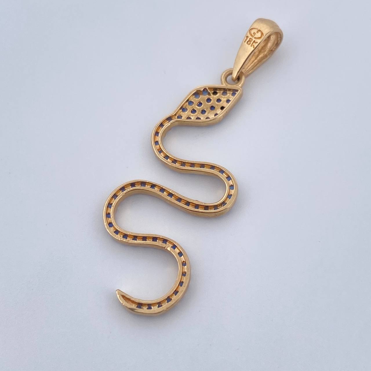 Dije Serpiente 1.75gr / 3.9cm / Circones Azules Negros  Oro Amarillo 18K &