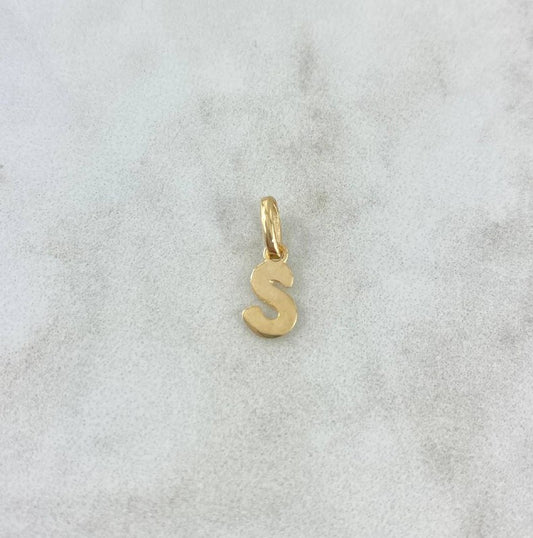 Dije Letra S Cursiva 0.4gr / 1.5cm / Oro Amarillo 18K ©