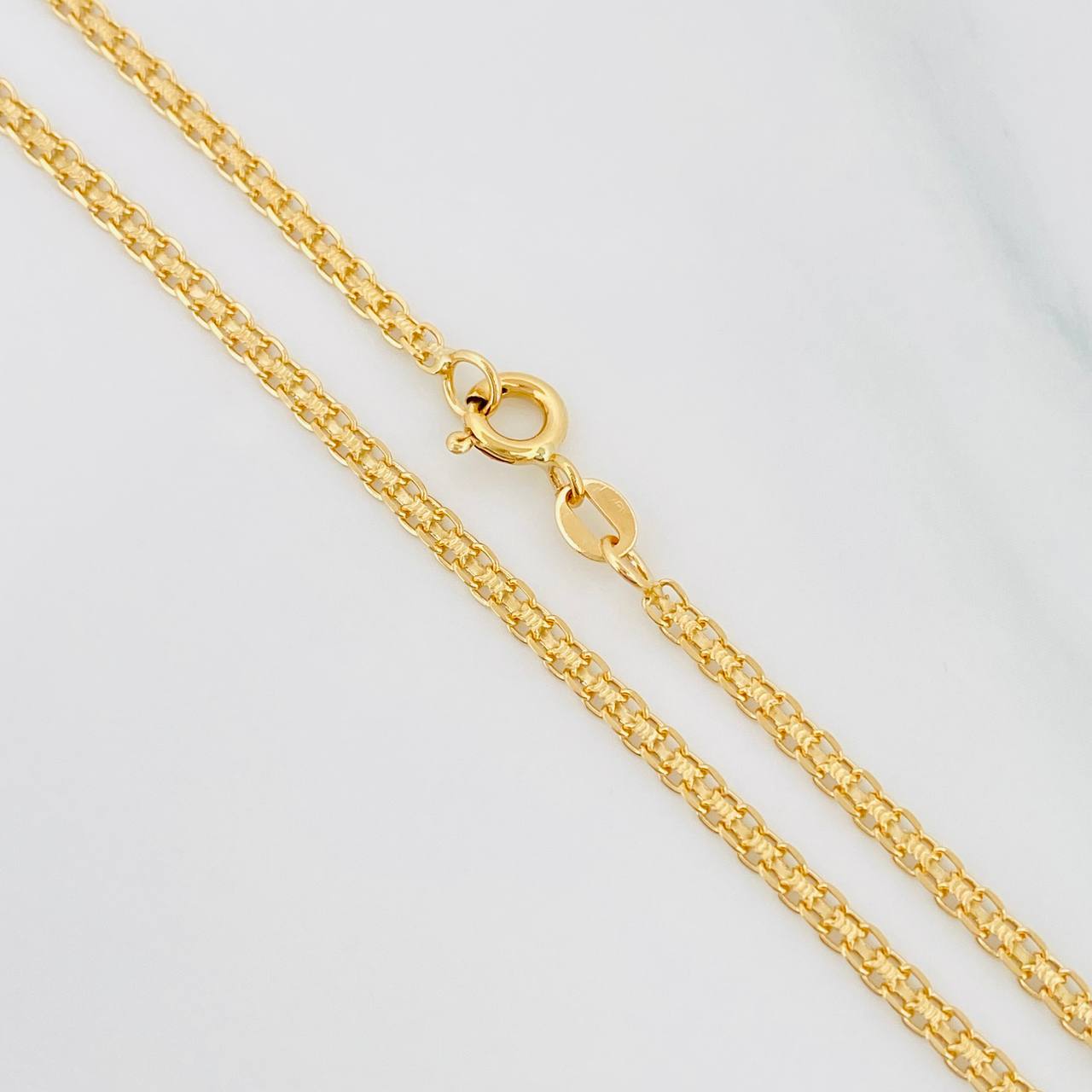 Cadena China 5.5g / 60cm / 2.11mm Oro Amarillo 18K
