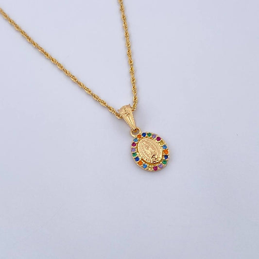Set Cadena Lazo 0.85gr / 45cm / 0.9cm + Dije Virgen Guadalupe 0.7gr / 1.8cm Circones Colores Oro Amarillo 18K (Oferta) &