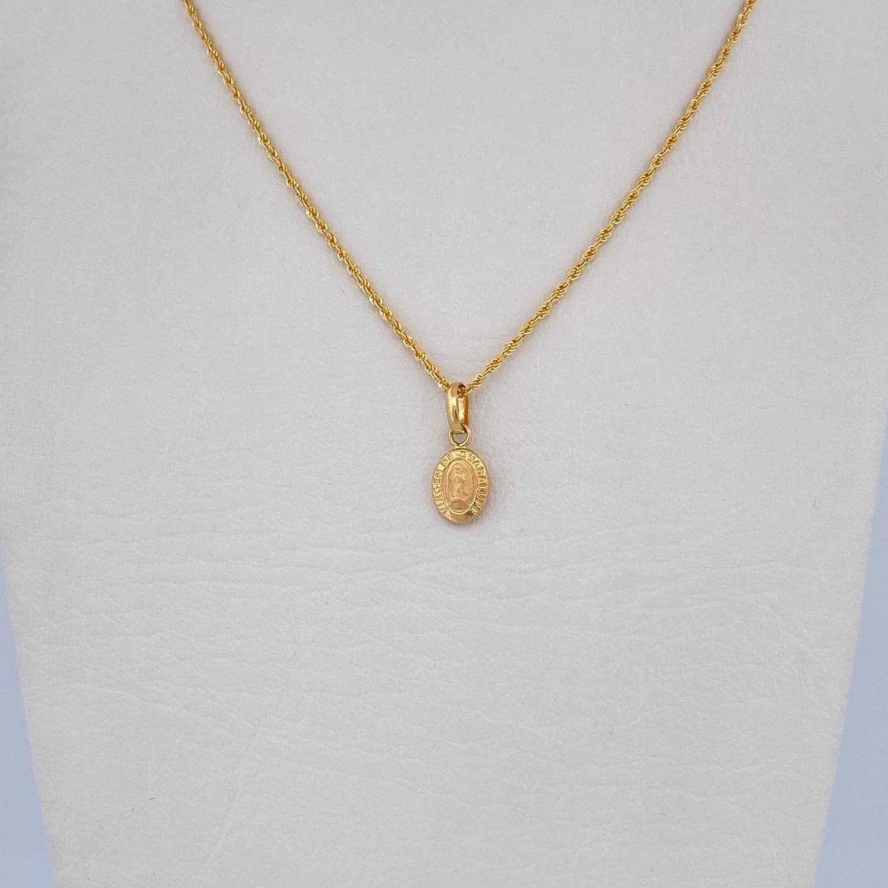 Set Cadena Lazo 0.9gr / 45cm / 0.9mm + Dije Virgen Guadalupe 0.35gr / 1.5cm Troquelado Oro Amarillo 18K (Oferta) &