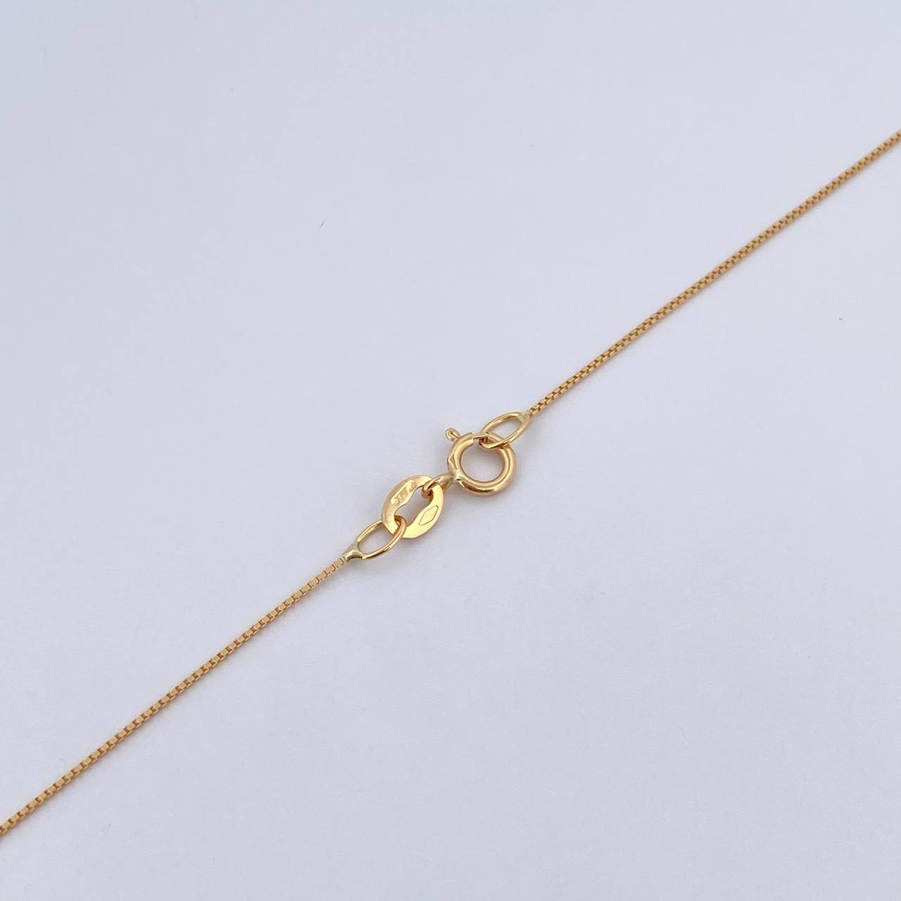 Set Cadena Veneciana 1.1gr / 45cm / 0.5mm + Dije Llave 0.5gr / 2cm Troquelado Oro Amarillo 18K (Oferta) &